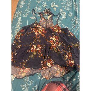 6 FOR $15 Love stitch small floral tank top